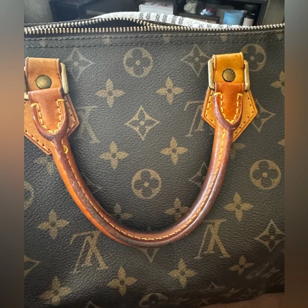 Authentic Vintage Louis Vuitton Speedy 30 - Picture 2 of 15